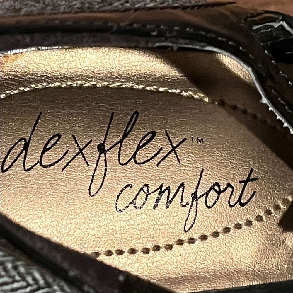 dexflex comfort Grey Herringbone T-Strap Heels Black Trim size 8.5 fits small - Picture 9 of 10